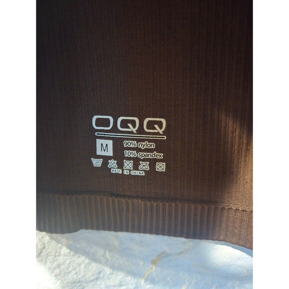 OQQ Crop Tank-M - Picture 3 of 3